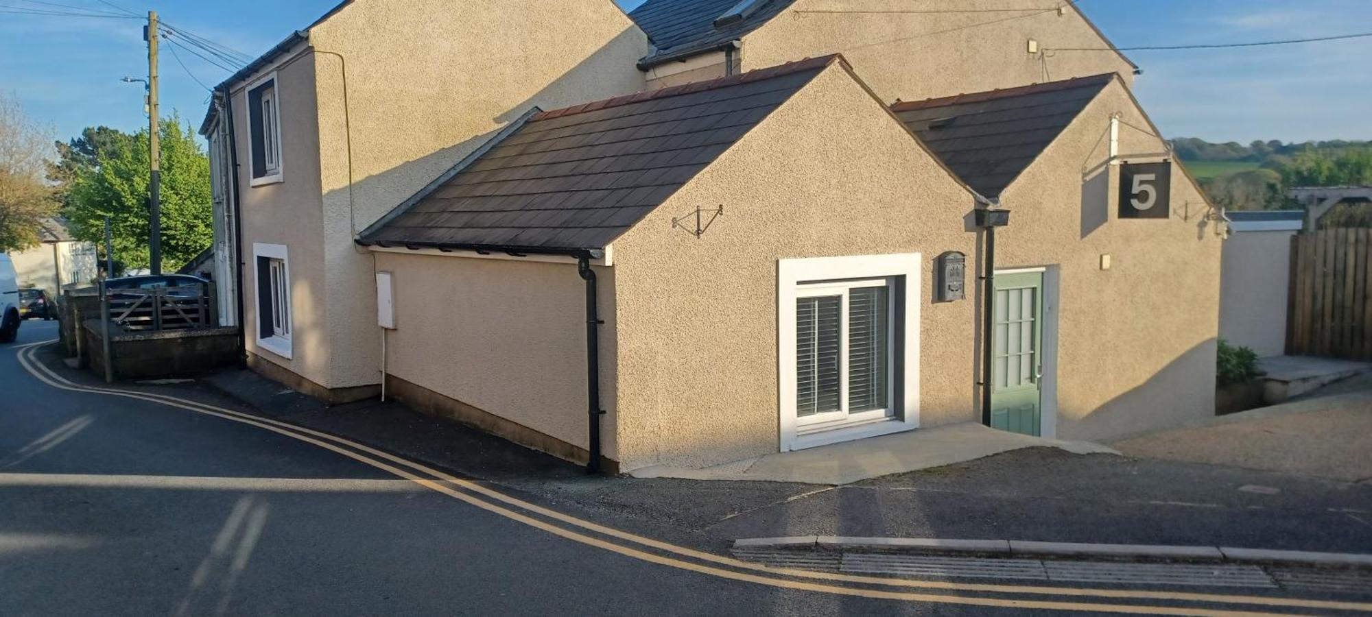 5 Main Street Hotel Llangwm  Exterior photo